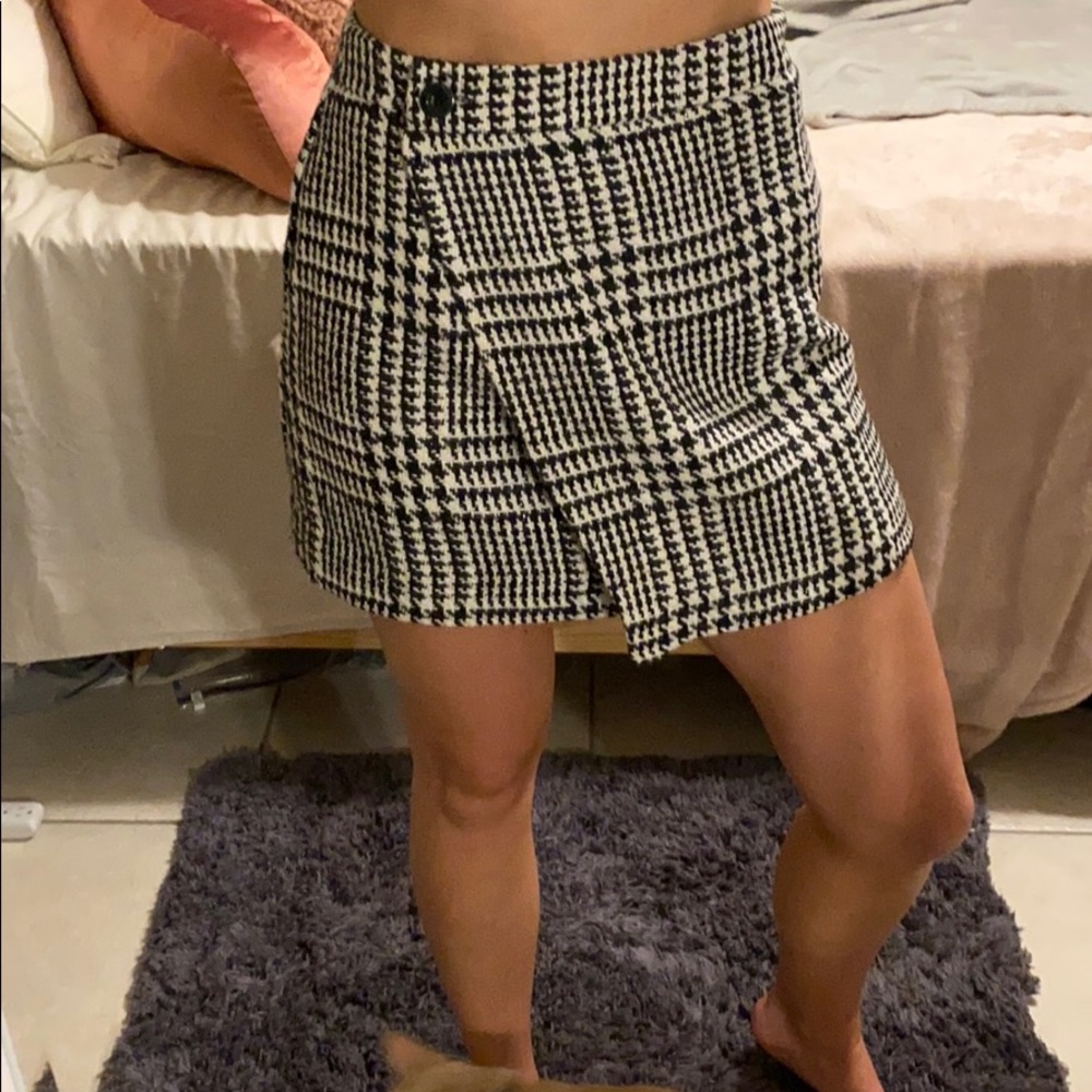 Houndstooth Mini Skirt